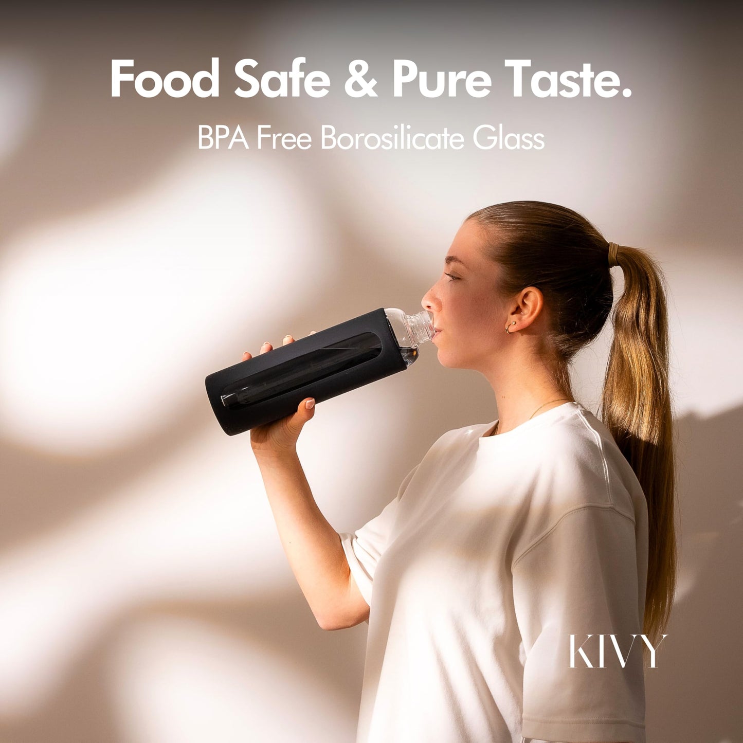 KIVY Glass Water Bottle with Silicone Sleeve 32 oz [WITH MEASUREMENT] - Borosilicate Glass Water Bottle Screw Top - Clear Bottles with Measurement Marking - Slim Waterbottle Aesthetic - Dark Green