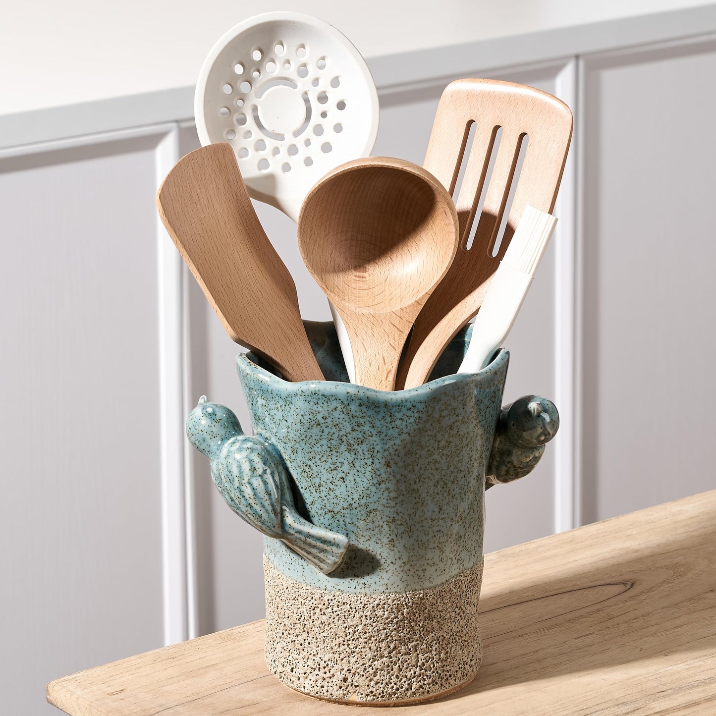 6.38“H Utensil Holder for Kitchen Counter, Modern Farmhouse Cooking Utensil Holder and Crock Home Kitchen Decor, Ceramic Utensil Organizer for Spatula, Ladle, Eggbeater, Rolling Pin- Blue and Brown