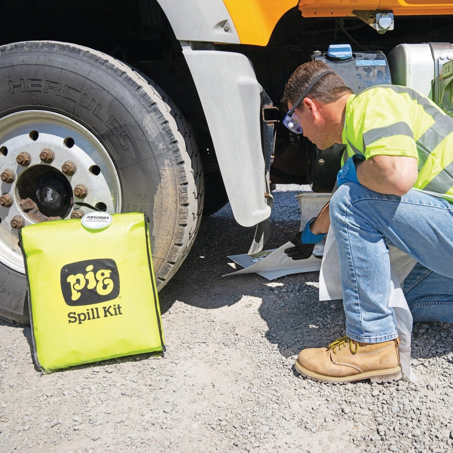 PIG Hi-Viz Oil-Only Truck Spill Kit in See-Thru Bag | 6.5 Gallon Spill Kit for Trucks | Fuel Spill Kit by New Pig, Clear