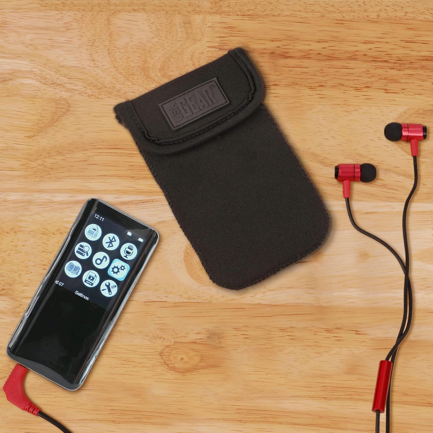 MP3 Y1, Mp4 USA Gear Player Travel Case Fits Apple iPod Touch, iPod Nano, Innioasis Walkman, Aiworth, USB Cable