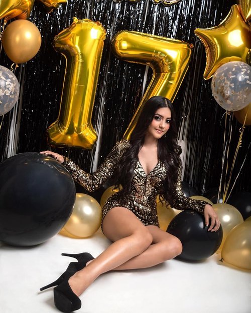 Gold Number 17 Balloon - 40 Inch 17th Birthday Decoration for Girls & Boys | Golden Party Supplies