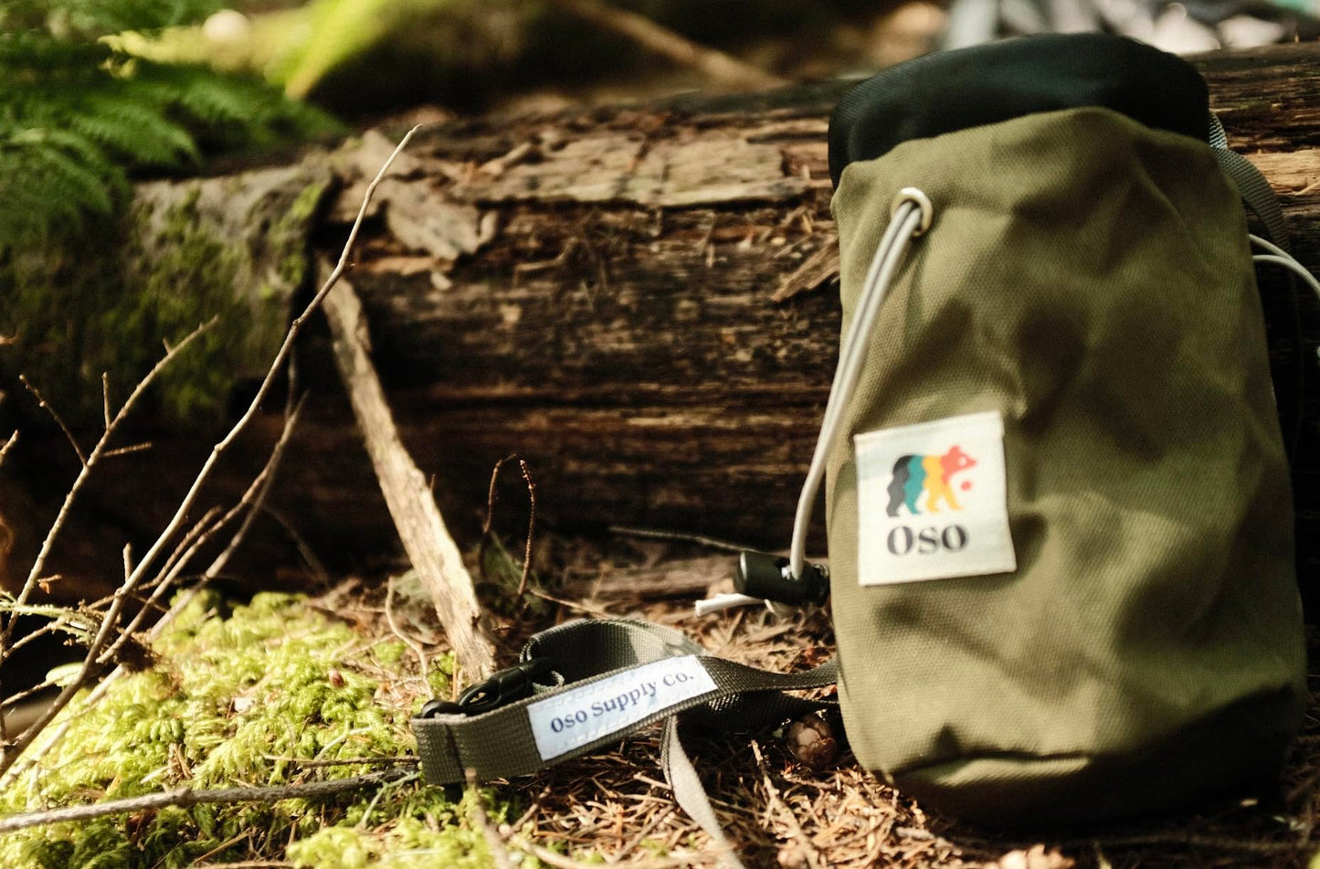 Oso Supply Co - Chalk Bag for Rock Climbing, Bouldering Chalk Bag Bucket with Quick-Clip Belt, Zippered Pockets and Pouch - Perfect Indoor/Outdoor Rock Climbing Gear Equipment (Olive)