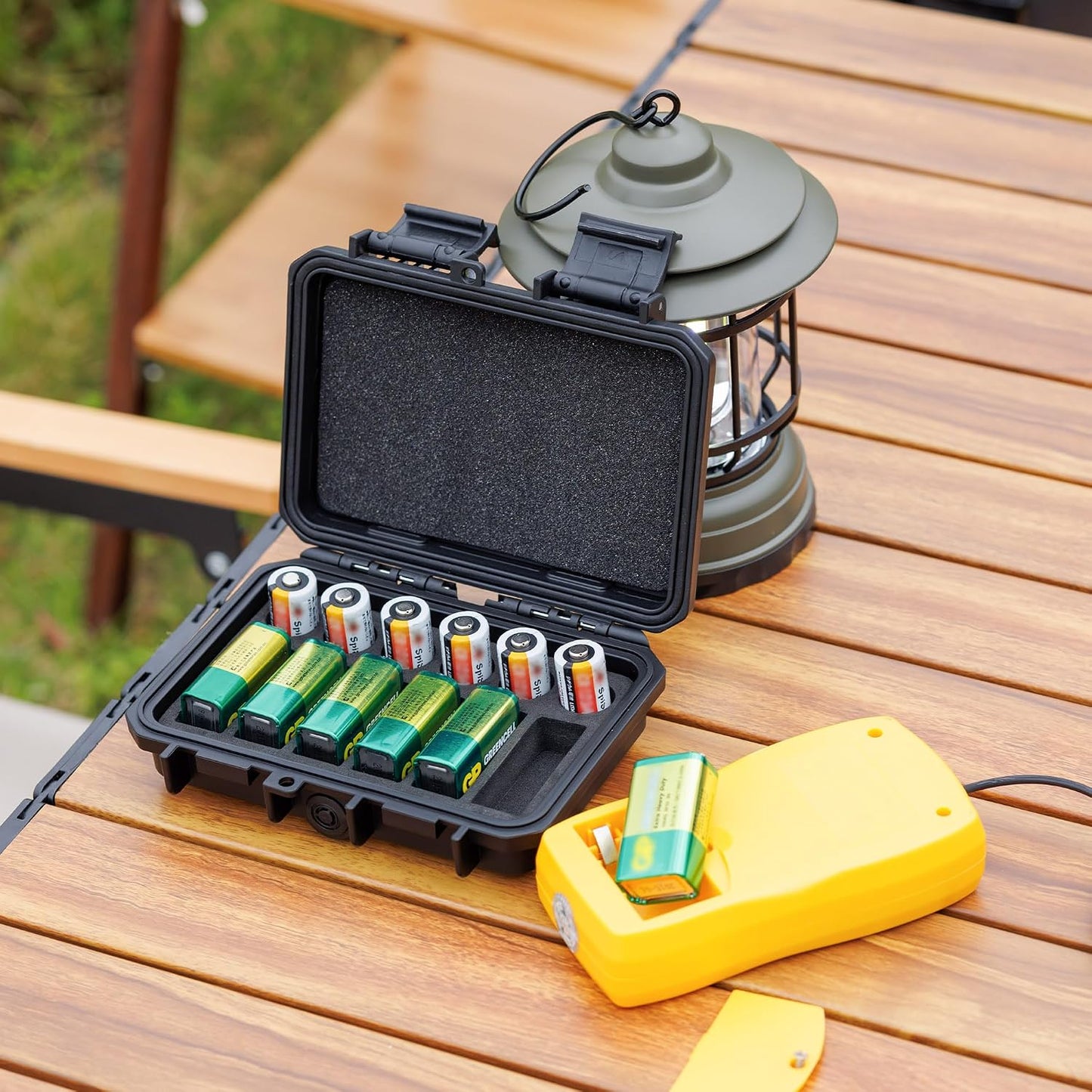 KIWIFOTOS 12 9V CR2 CR123A IP67 CR17345/ CR16340/CR18350/CR15H270 9V Slots & Battery Storage Organizer Case Waterproof
