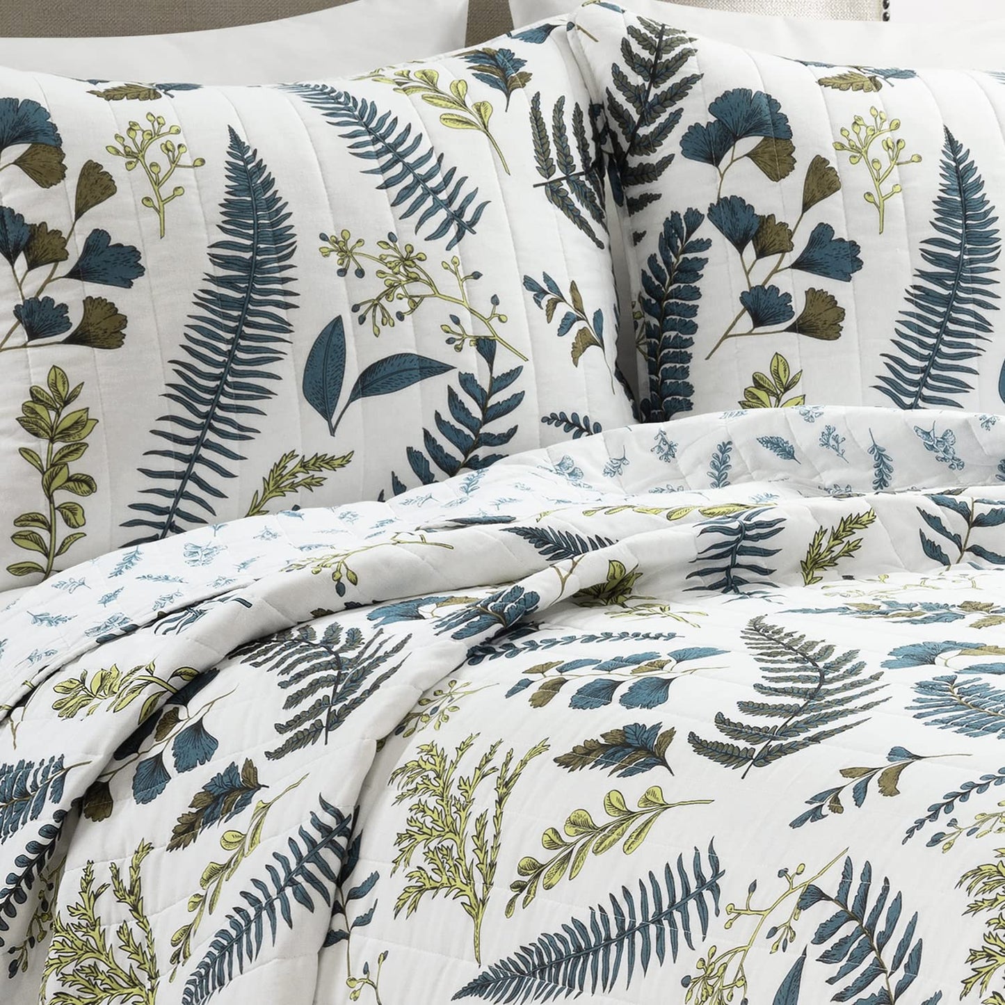 Lush Decor Devonia Allover Reversible Oversized 3 Piece Cotton Quilt Set, King, White & Green