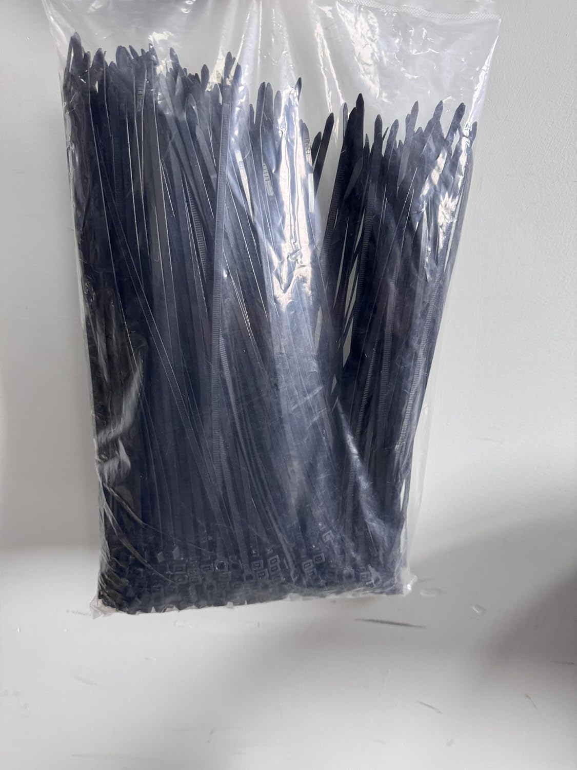 1000 8 Inch, 60 LBS PA66 XINGO PCS Black Zip Ties Tensile Strength, Self-Locking Nylon Plastic Nylon Wire Ties
