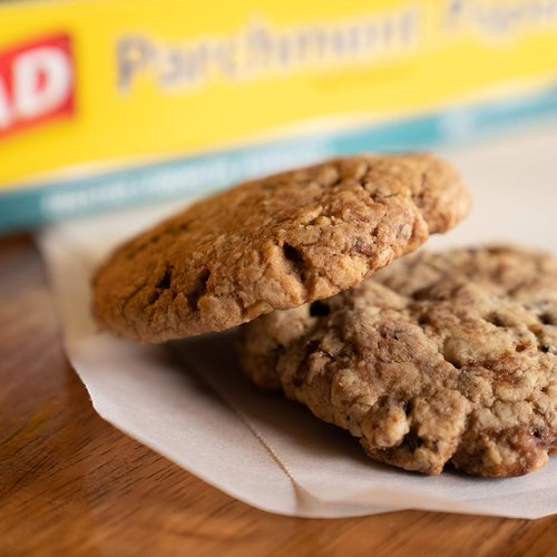 Glad Parchment Paper for Baking - 50 Sq Ft White Roll for Easy Food Storage & Everyday Use