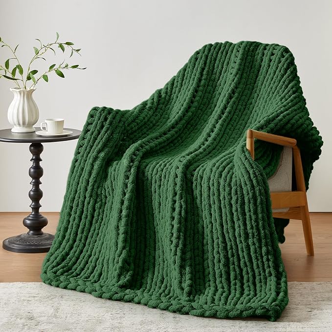 Negwoo Chunky Knit Throw Blanket, 50''*60'' Knitted Throw Chenille Yarn for Bed Couch, Handmade Grass Green Crochet Big Thick Blanket, Machine Washable Cute Comfy Blanket for Home Decor