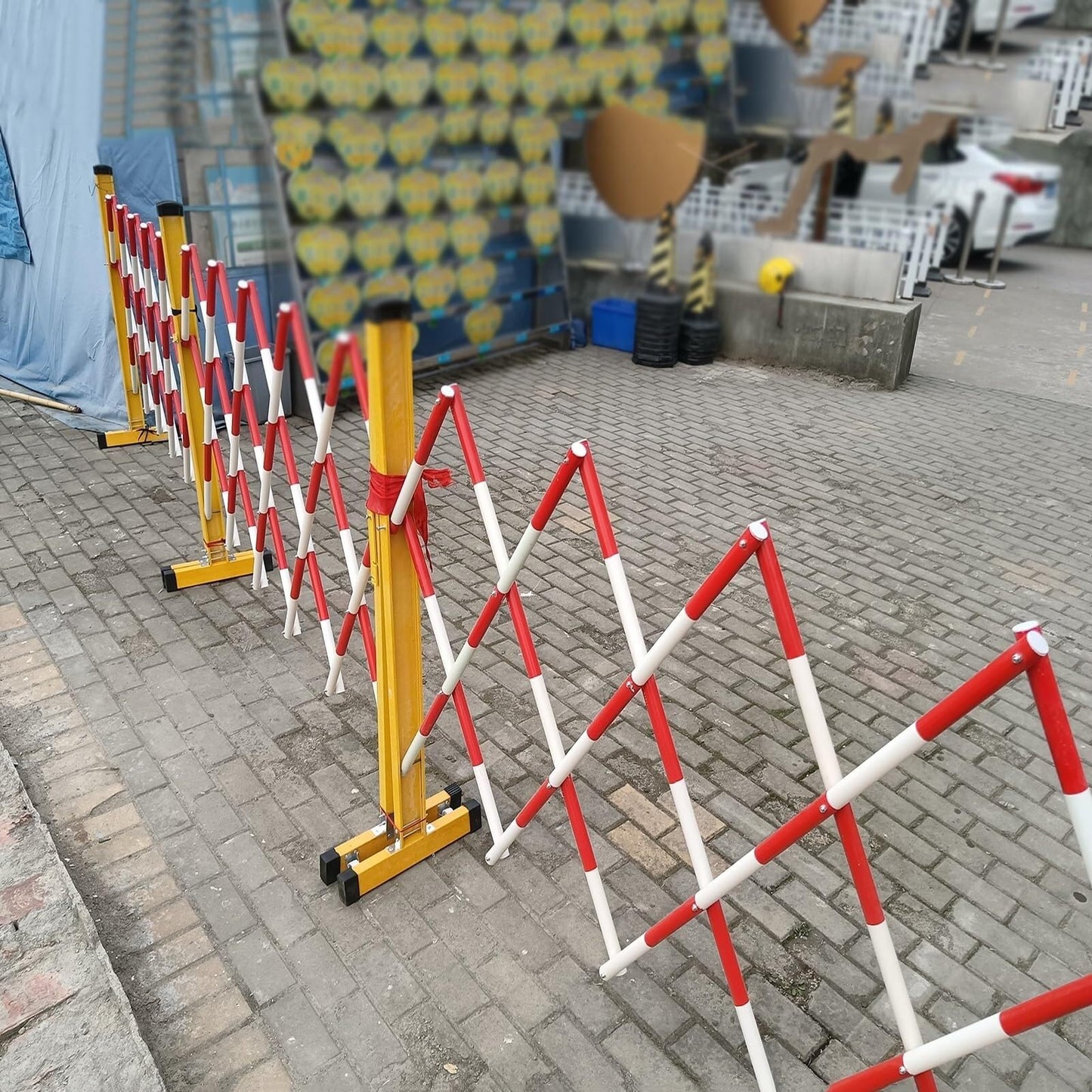 Barricade Expandable Mobile Barricade Industrial Safety Barrier Gate Outdoor Road Garage Construction Retractable(Red+White,1.2 * 2.5m)