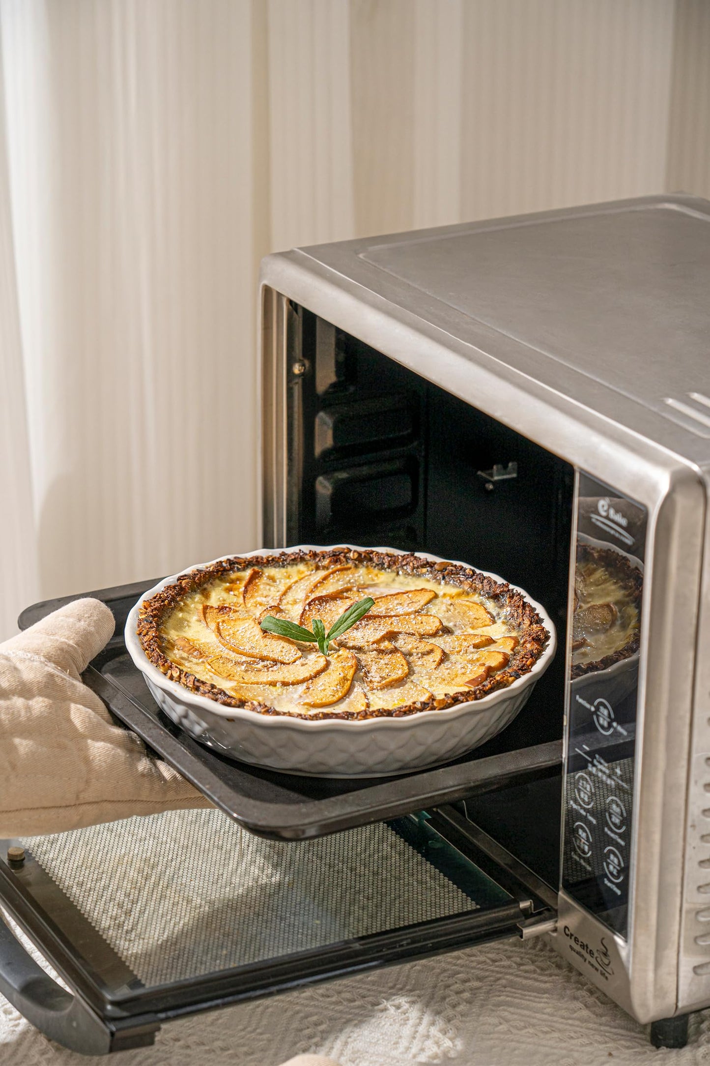 FOBENTA Ceramic Pie Dish Set of 2,9 Inch Deep Baking Dishes, 36oz Each,Embossed Floral & Dotted Pattern Pie Plates,Oven, Microwave & Dishwasher Safe–Elegant Kitchen Gift Set