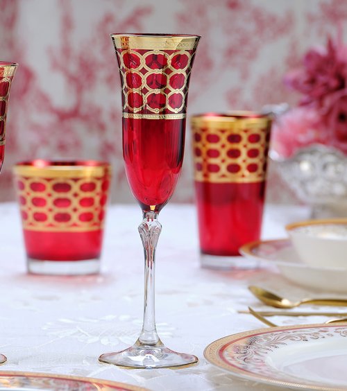 Lorren Home Trends Deep Red Colored Champagne Flutes with Gold Rings, Set of 4