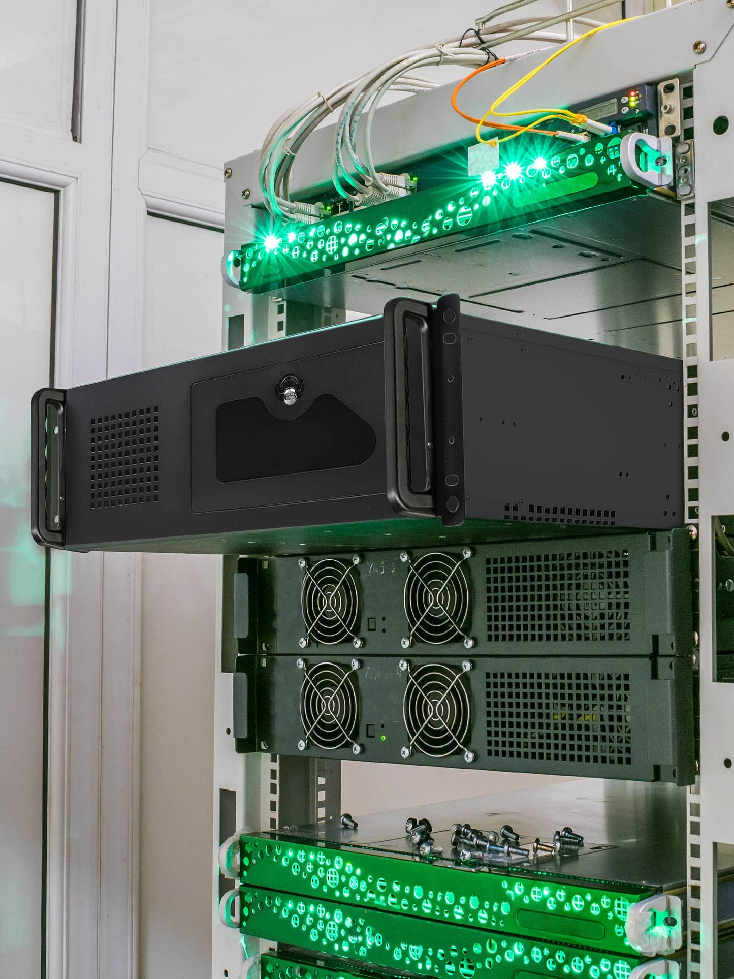 Rosewill 4U Server Chassis Rackmount Case | 7 x 3.5 Bays, 2 x 5.25 Devices| ATX, CEB Compatible | 1 x 120mm PWM Fan, 2 x 80mm PWM Fans | 2 x USB 3.0 | Front Panel Lock and Key | - RSV-R4100U
