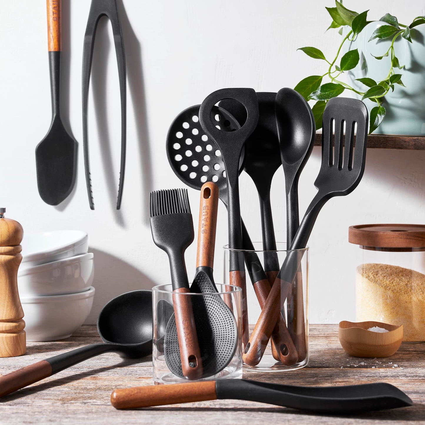 Staub Silicone with Wood Handle 11-pc Cooking Utensil Set