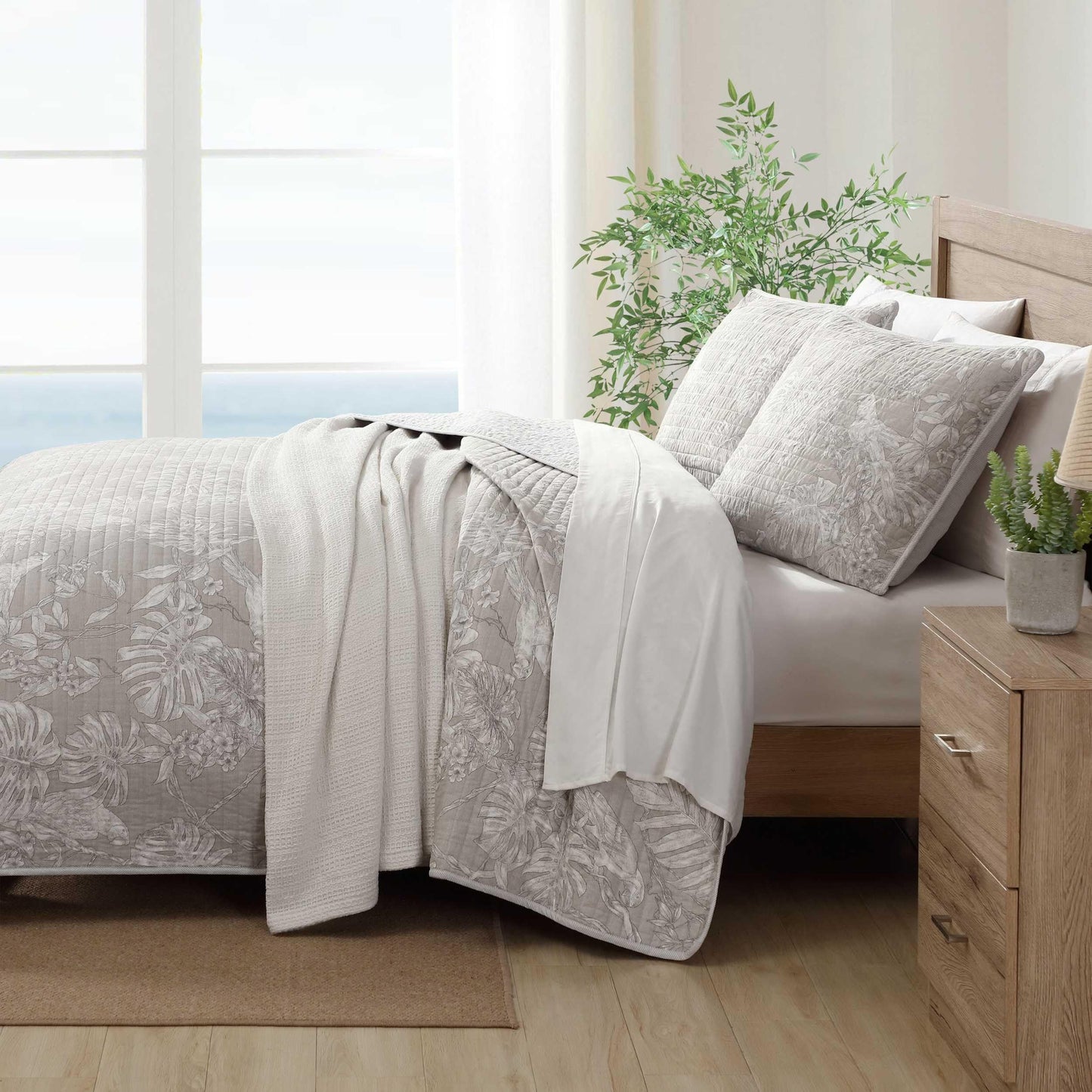 Tommy Bahama - Full/Queen Quilt Set, Lightweight and Breathable Bedding with Matching Sham(s), Super Soft Bedding Set (Jungle Toile Beige, Full/Queen)