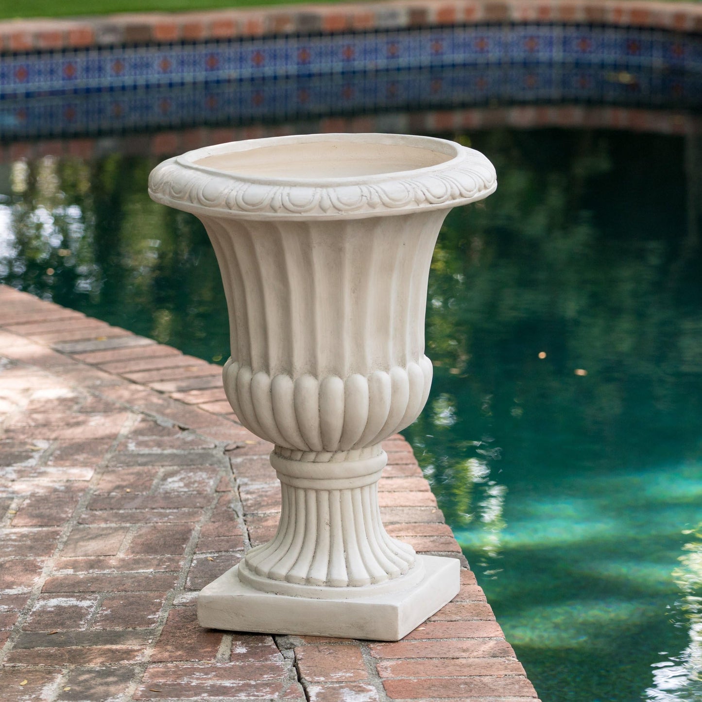 Large Urn Planter Outdoor 26.5" – Antique White Italian Garden Urn Flower Pot, Magnesium Oxide Pedestal Planters for Outdoor Plants, Tall Front Porch Planter Urns for Patio, Yard & Home Garden Decor