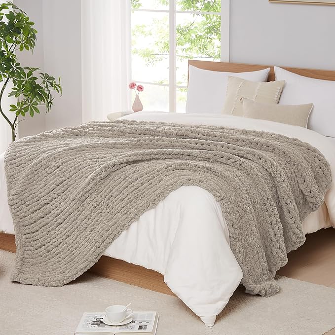 L'AGRATY Chunky Knit Blanket Throw: 60''x80'' Chenille Chunky Knitted Throw Blankets for Bed Couch - Handmade Thick Big Cable Knit Blanket - Large Crochet Rope Blankets for Home Decor(Light Linen)