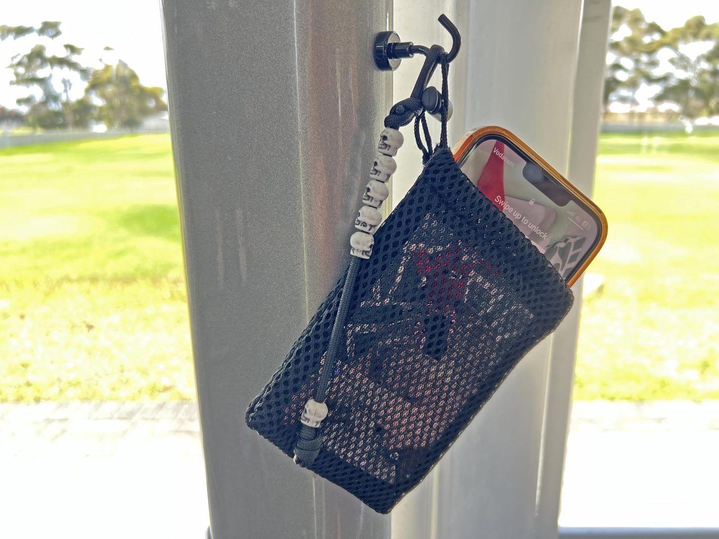 Hedd Count Magnetic Gym Rep Counter with Mesh Phone Bag – Beaded 550 Paracord Set Tracker, Neodymium Hook Holder for Keys & Accessories (Pack of 2)