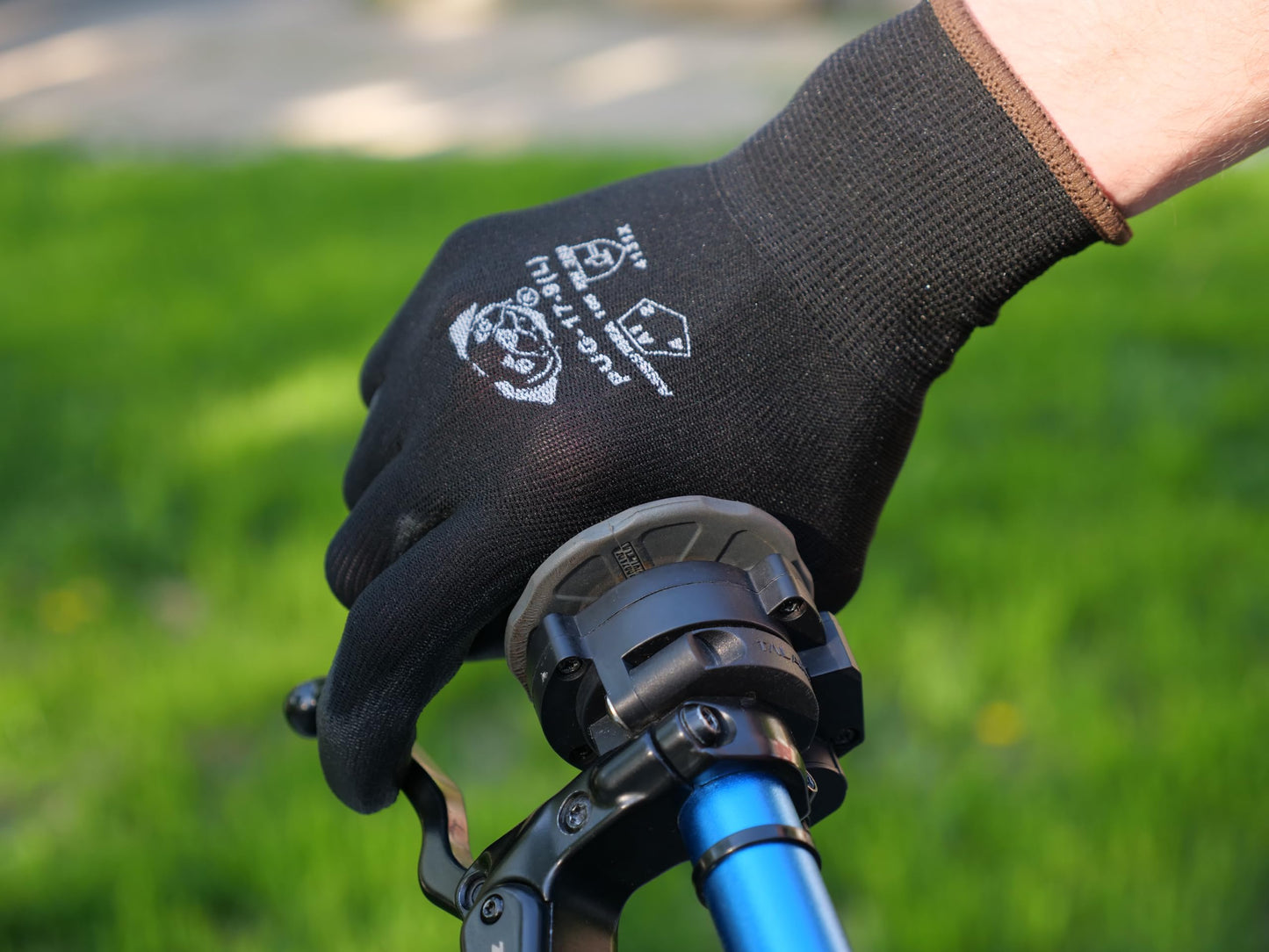 Global Glove PUG-17 Lightweight Polyurethane Dipped Work Gloves, Anti-Static/Electrostatic Compliant with Secure Grip, Bare Hand Sensitivity, Black, 12 Pairs, Extra-Large