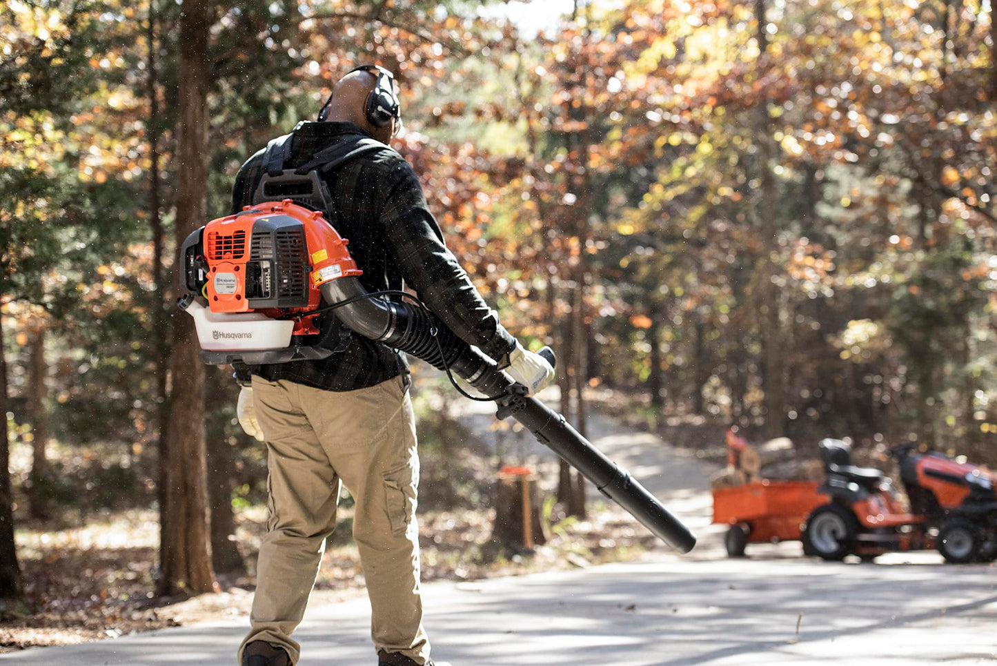 Husqvarna 360BT Gas Leaf Blower, 65.6-cc 3.81-HP 2-Cycle Backpack Leaf Blower with 890-CFM, 232-MPH, 30-N Powerful Clearing Performance and Load-Reducing Harness, Gifts for Men