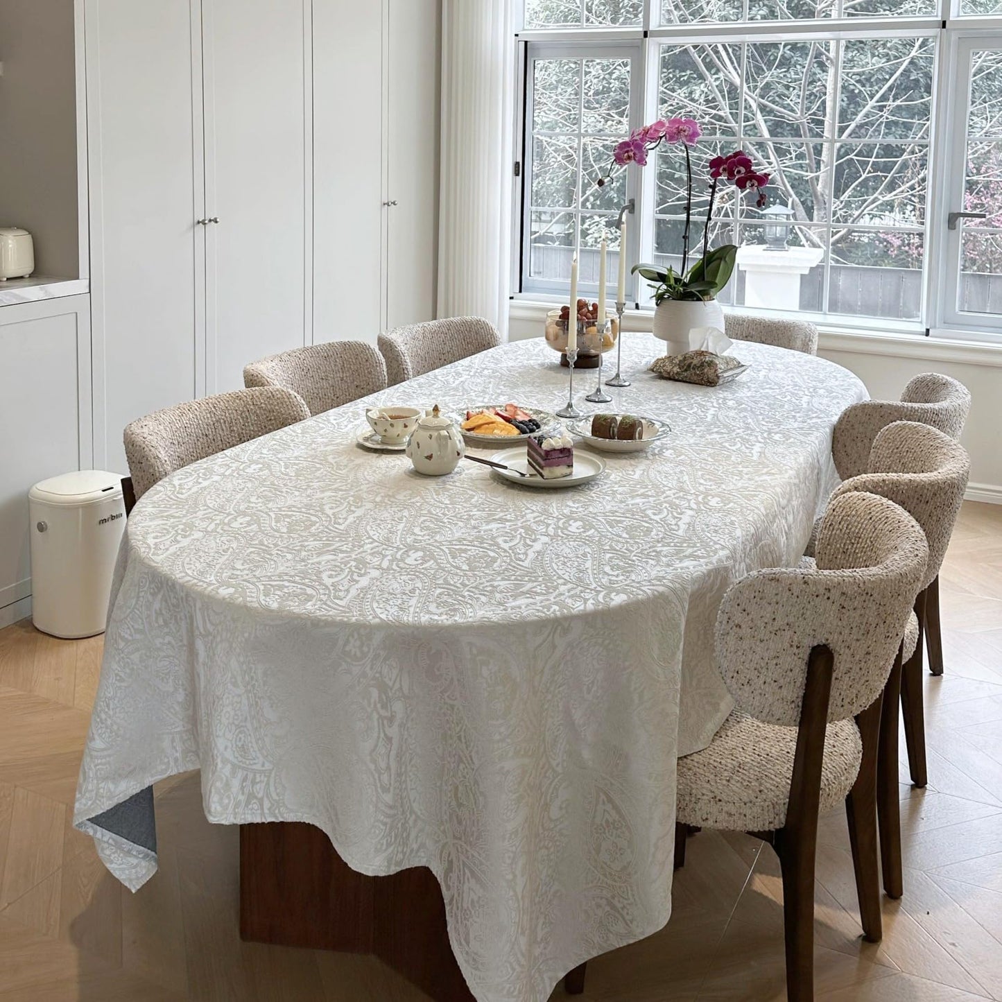 ZIWUROAD Rectangle Tablecloth, Jacquard Textured Spill-Proof Washable Dining Table Cloth, Heavy Weight Fabric Table Cover for Wedding, Kitchen, Dinners (72''x54'', Milky White)