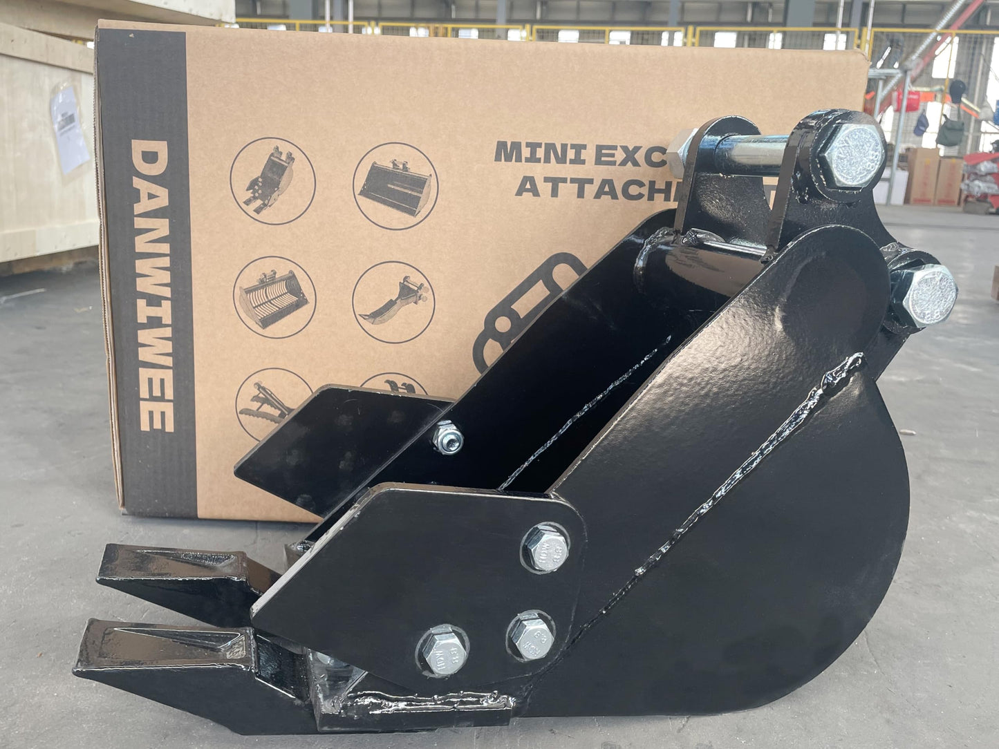 DANWIWEE Mini Excavator Bucket 7.78in Excavator Attachments, 200mm Narrow Digging Buckets, Hole Diameter 0.98in, Center Wheelbase 3.54in, Bucket Metal Trenching Digger with Metal Teeth