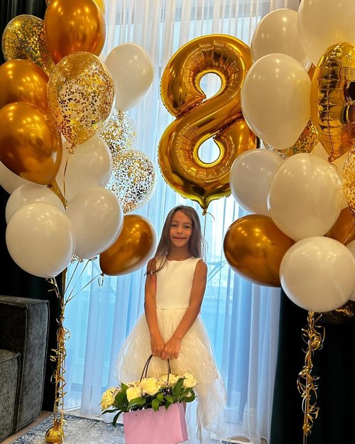 Gold Number 17 Balloon - 40 Inch 17th Birthday Decoration for Girls & Boys | Golden Party Supplies