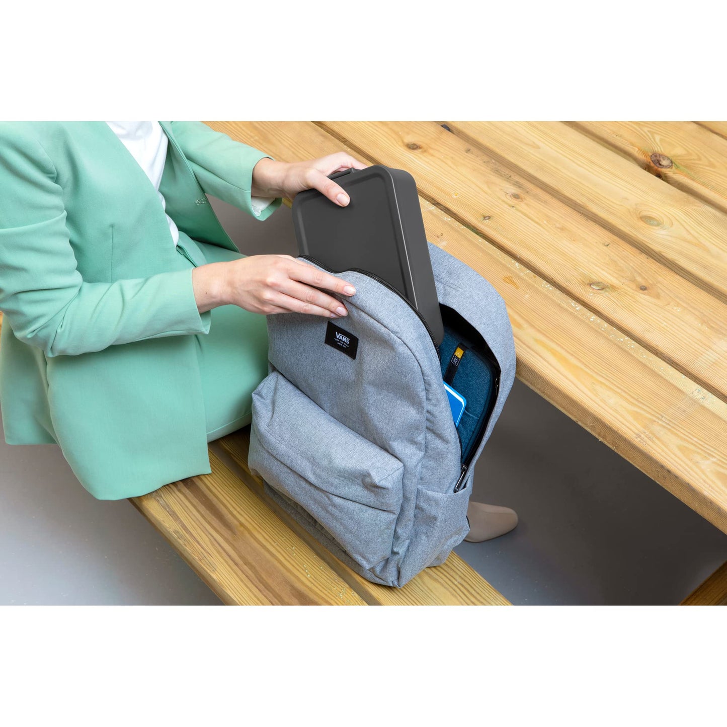 Brabantia Make & Take Bento Lunch Box (Dark Gray) 2 Compartments & Lidded Pot, Lift-Out Tray Divider, BPA-Free, Airtight Snap Locks, Microwave & Freezer Safe, Travel Meal Prep Container