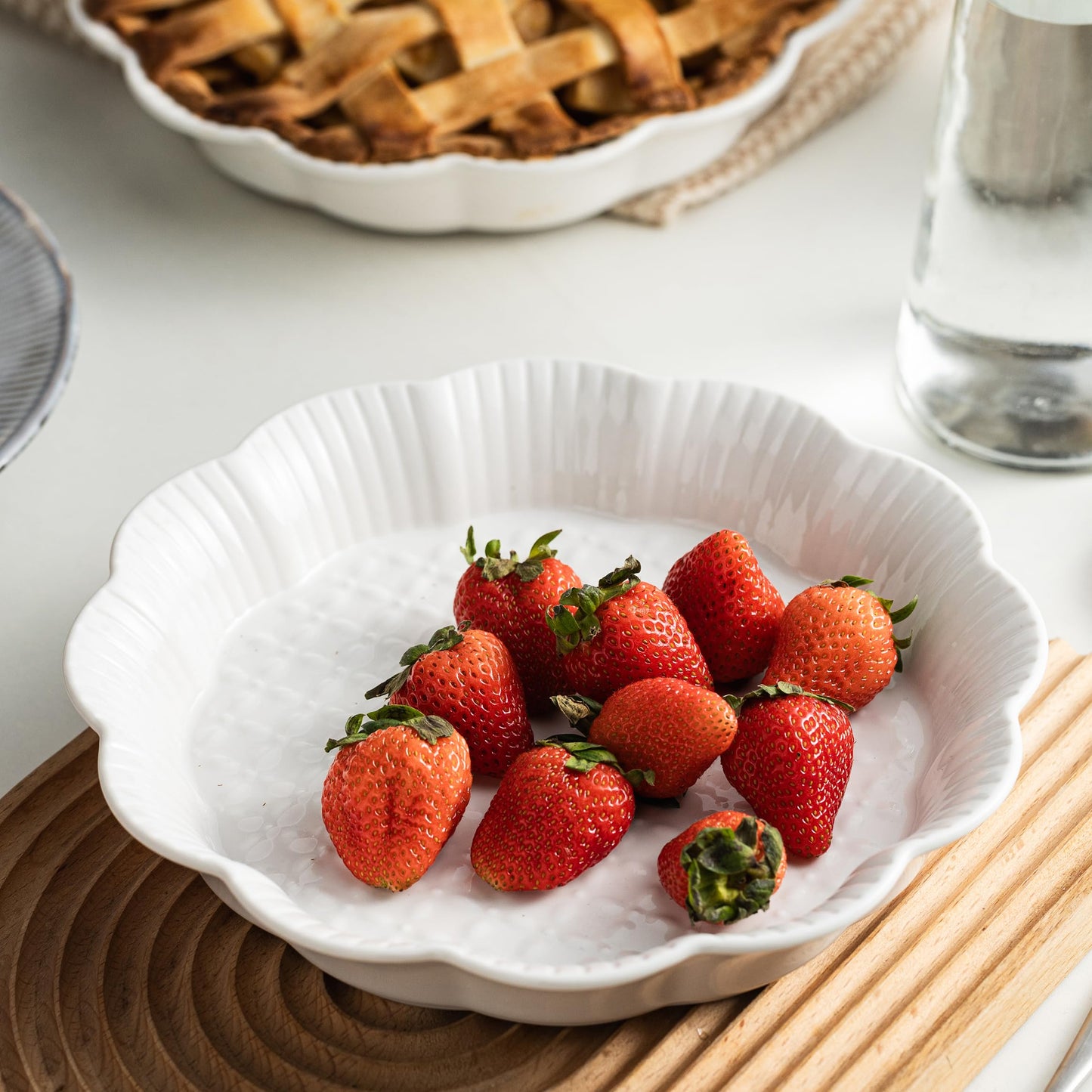 Cormomu Pie Pan for Baking 9 Inch, Ceramic Pie Dish, Non-Stick Round Baking Dish, Porcelain Plates with Ruffled Edge| Microwave, Dishwasher, and Oven Safe (2PCS)