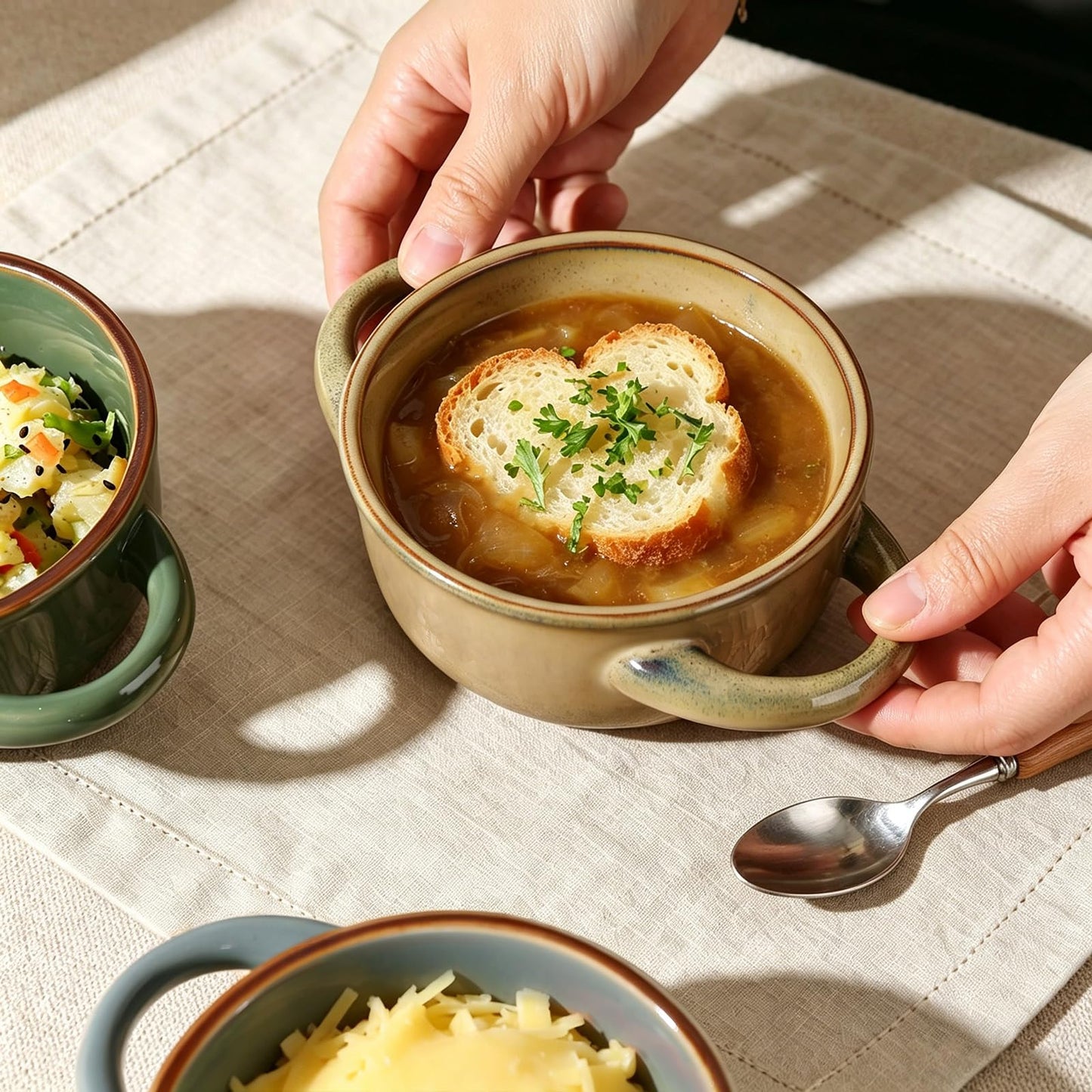 MONITO Ceramic Soup Bowl with Handles, 16 oz French Onion Soup Bowls, Ceramic Soup Bowls for Cereal, Pasta, Chilli, Beef Stew, Stackable Serving Bowl Set of 4 (16 OZ)