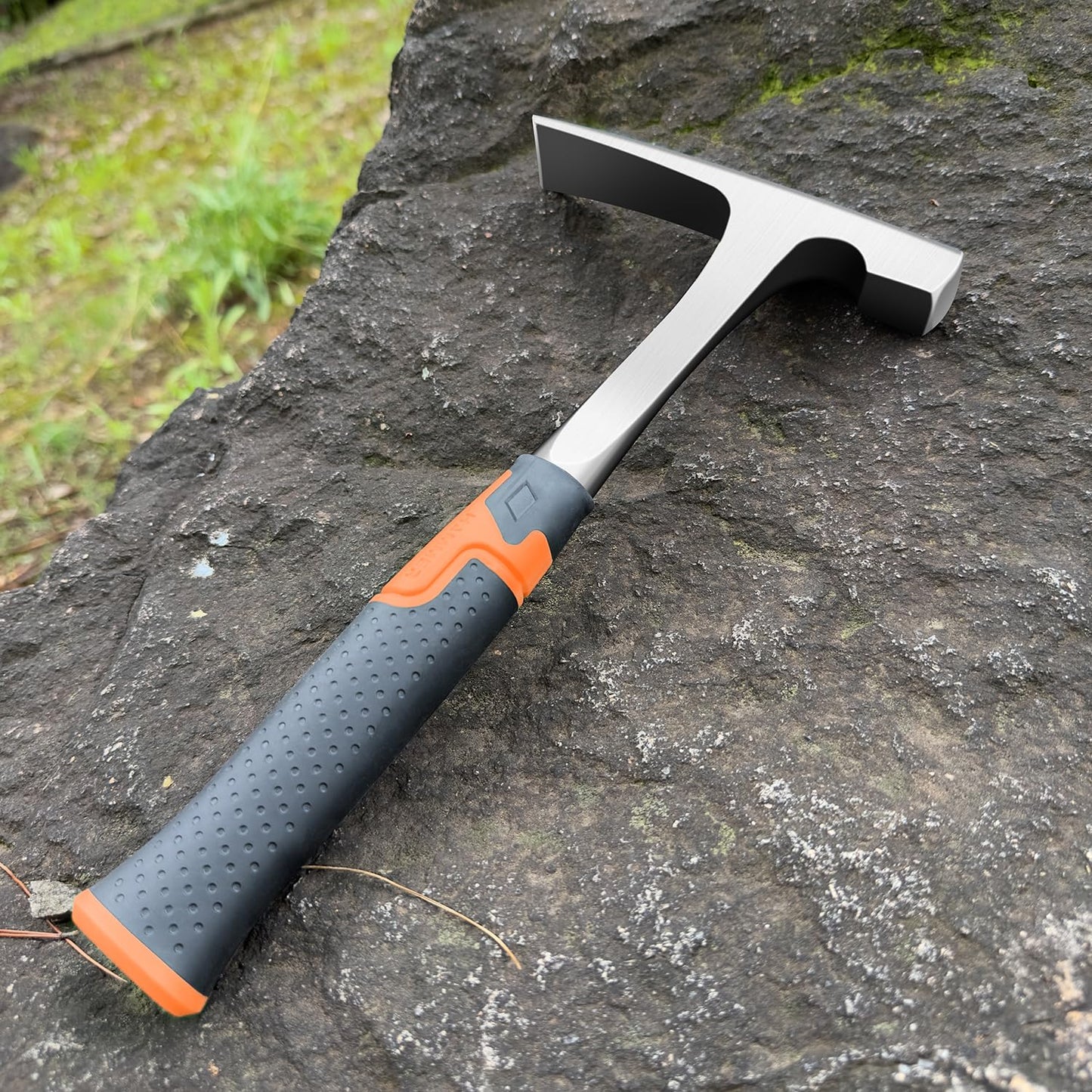 Mason's/Bricklayer'sHammer-32 oz Brick Hammer Masonary Tool- Forged one piece Steel Construction&shock reduction handle（12.7inch）