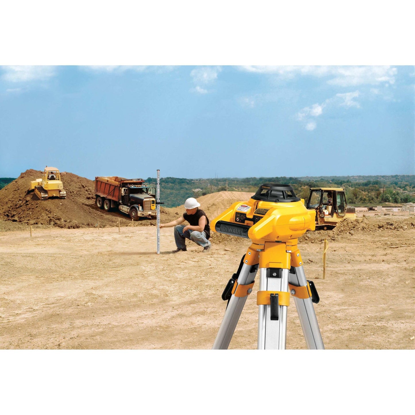 DEWALT Rotary Laser Level Kit, Indoor/Outdoor Survey Laser Transit (DW074KD)