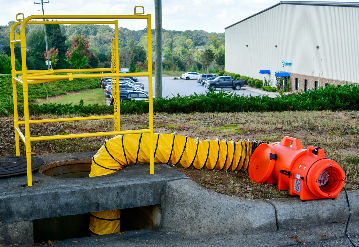 Allegro Industries-9533-25 32" X 13 12" X 14 12" 831 cfm 13 hp 115 VAC 3 A Motor Polyethylene Com-Pax-Ial Blower with Canister and 8" X 25' Duct,Orange
