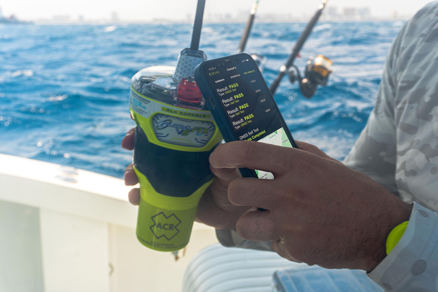 ACR GlobalFix V6 EPIRB with RapidDitch Express Bag - 2343.1: Reliable Emergency Beacon with Quick-Release Bag for Fast Deployment in Critical situations.