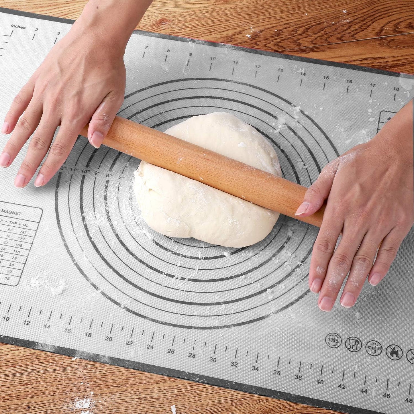 QUELLANCE Wood Rolling Pin - Beech Wood Dough Roller with Silicone Baking Mat | Perfect for Pizza, Pastries & Cookies