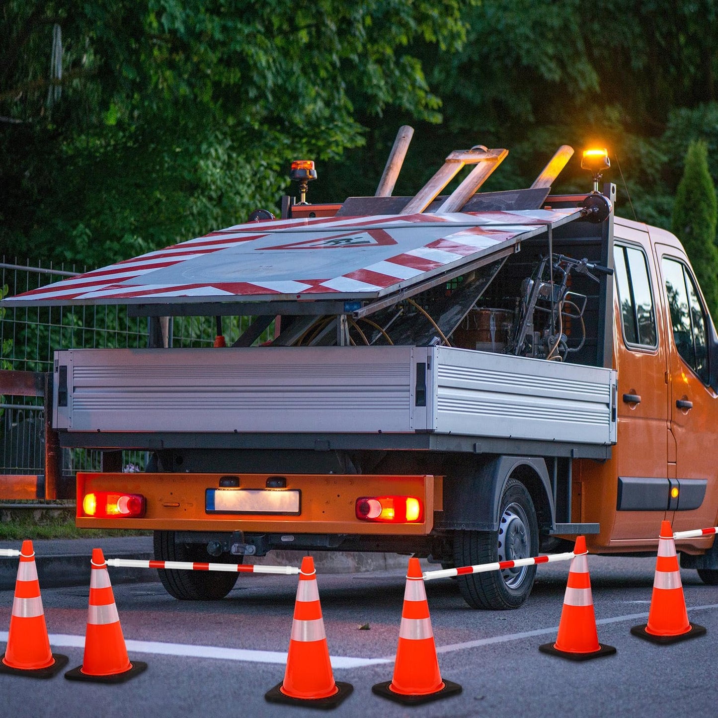 Huwena 24 Pcs 12 Pcs Retractable Traffic Cone Bar from 4ft to 7.2ft Expandable Safety Cone Bars Lightweight Traffic Barricade for Road Parking Use, Parking Lots, Road Construction