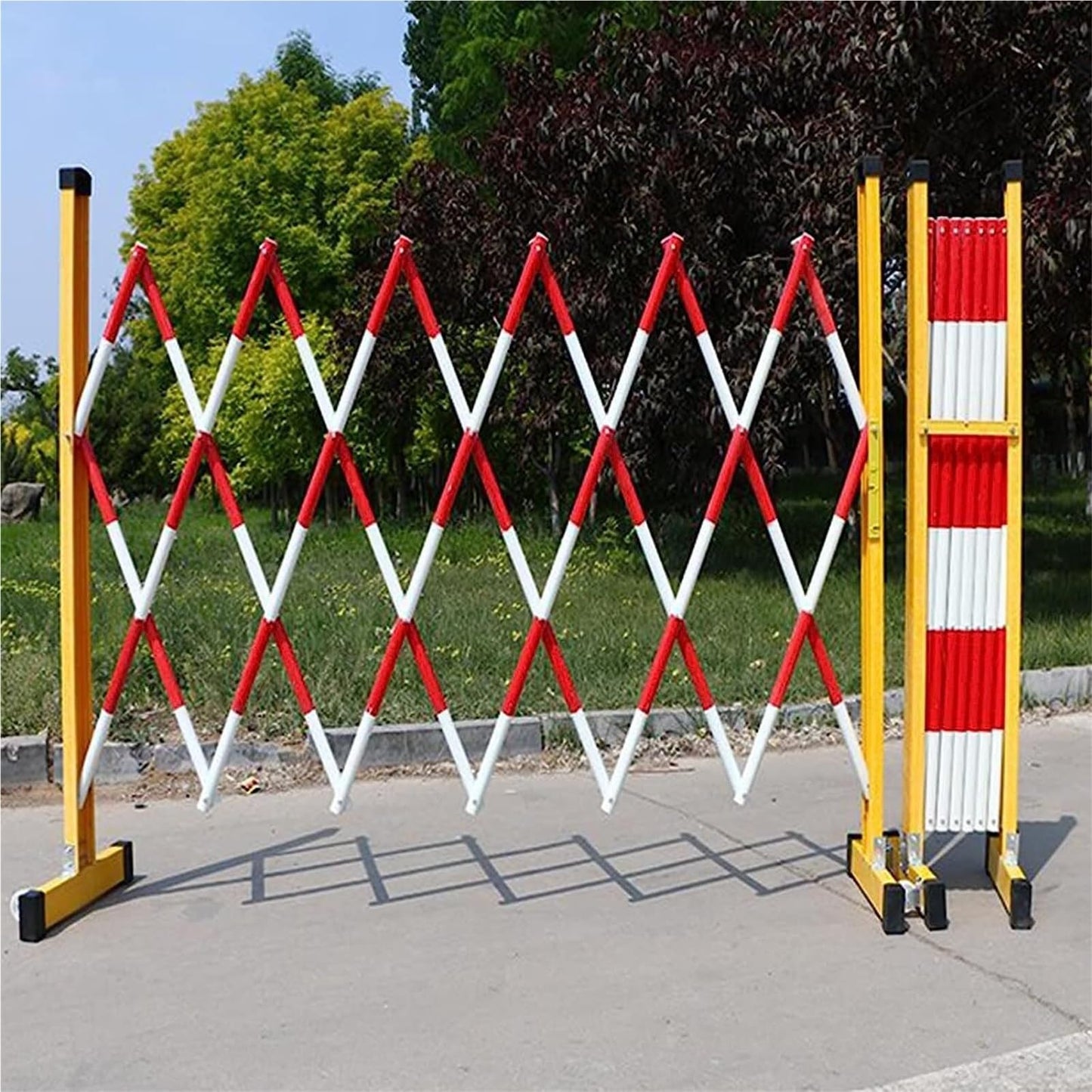 Barricade Retractable Traffic Barricade Industrial Expandable Metal Barricade with Caster for Road Garage Construction(3m)