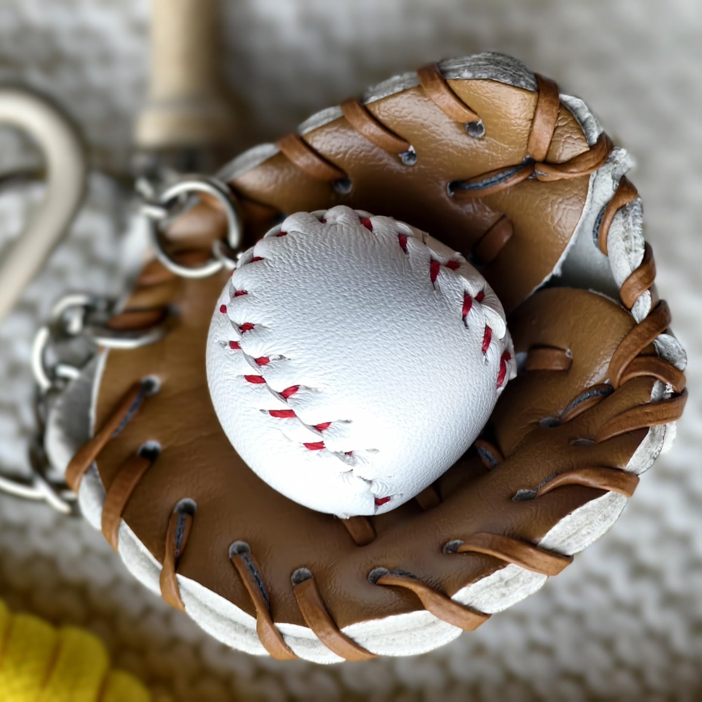 Baseball Keychain Bagpack Pendant Decorations with Mini Leather baseball Bat Keychain Sports Souvenir Favors,Gifts for Athletes (baseball)