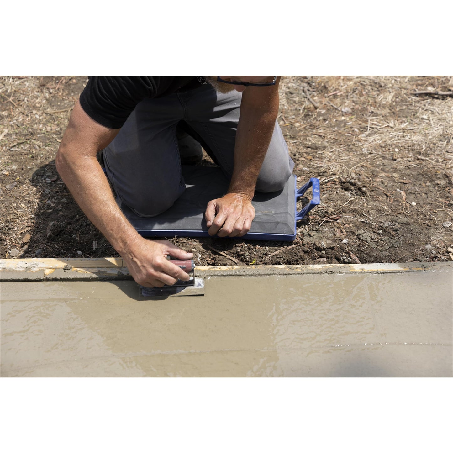 Marshalltown Foam Concrete Kneeler Board with Extra Large Handles, Hard Bottom Foam Kneeling Pad for Concrete Work, 19 x 13 Inch Padded Knee Board for Concrete Finishers, KB451