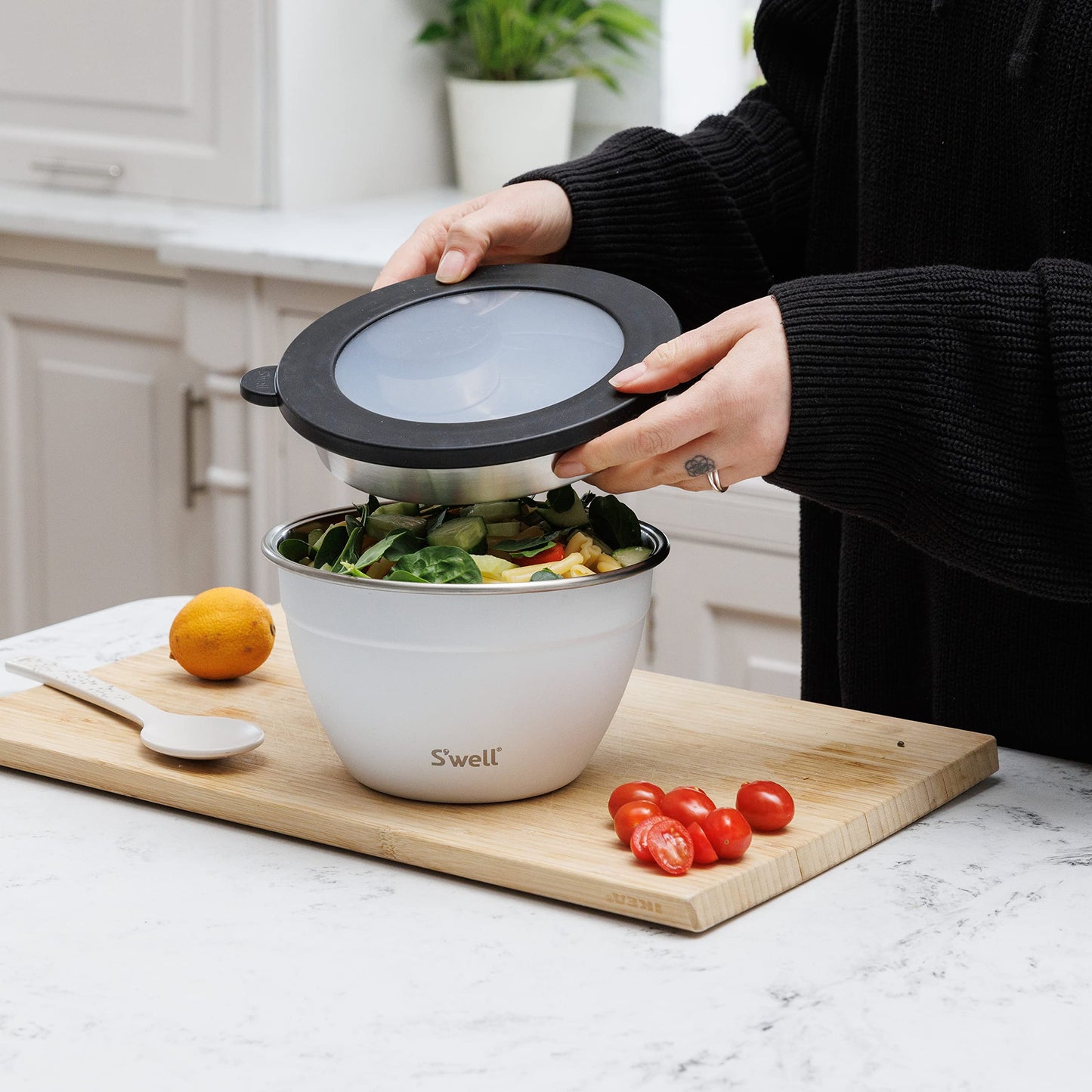 S'well lifetime brands europe limited Salad Bowl Kit, Moonstone, 1.9L - Salad Lunch Box with Condiment Container and Removable Tray - Leak-Proof and Dishwasher Safe