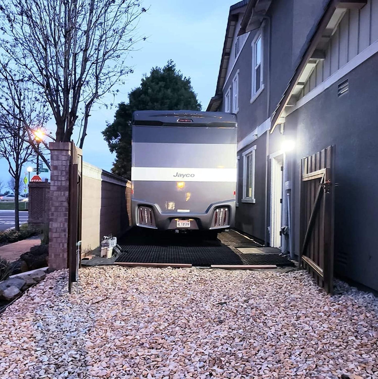 Standartpark Vodaland Permeable Pavers - EasyPave Grass & Gravel Driveway Grid - Load Class A-D, 100% Recycled PPE Plastic Pavers, 2" Depth, 35 Sq Ft/ 14 Units, Black