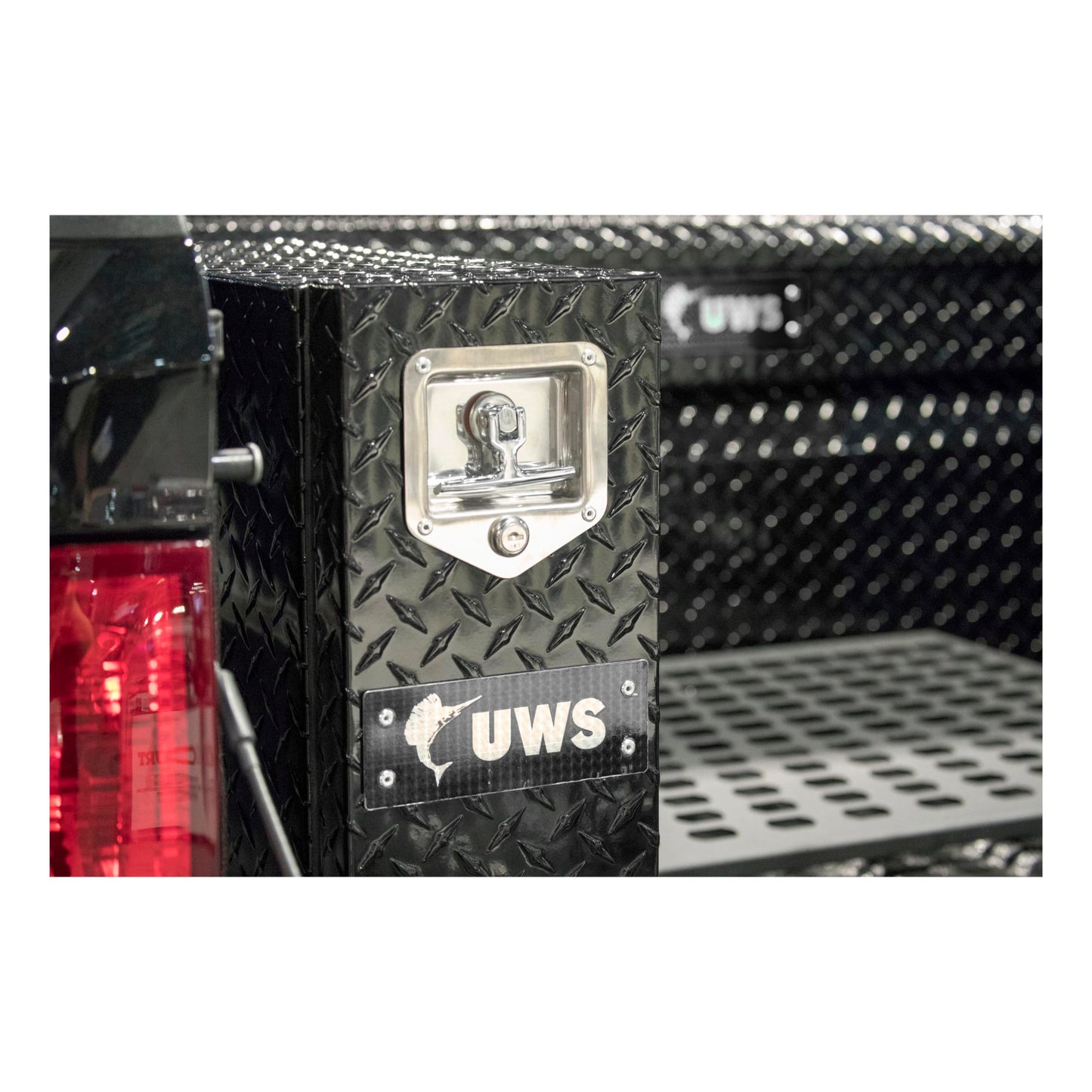 UWS EC20032 18-Inch Gloss Black Heavy-Wall Aluminum Truck Bed Tool Box with 5 Drawers