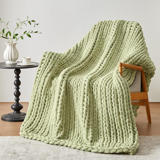 Negwoo Chunky Knit Throw Blanket, 40''*50'' Knitted Throw Chenille Yarn for Bed Couch, Handmade Light Green Crochet Big Thick Blanket, Machine Washable Cute Comfy Blanket for Home Decor