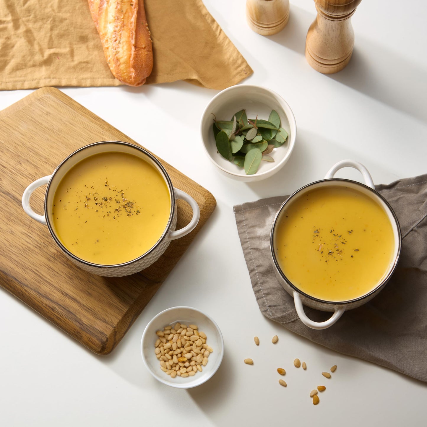 KooK Ceramic Soup Bowls with Handles, Embossed, for French Onion Soup, Pastas, Ramen, Stews, Microwave & Dishwasher Safe, Ivory with Hand-Painted Rim, Set of 4, 24 oz, Narbonne Collection