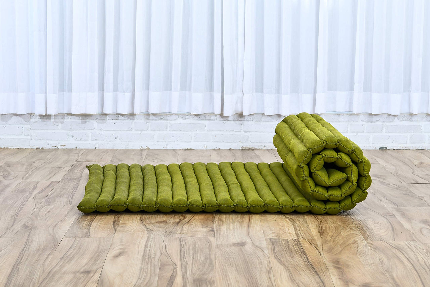 Leewadee - Foldable Floor Mattress - Japanese Roll Up Futon -Trifold Tatami Mat- Guest Floor Bed - Camping Mattress - Thai Massage Mat, Kapok Filled, 75 x 28 inches, Green