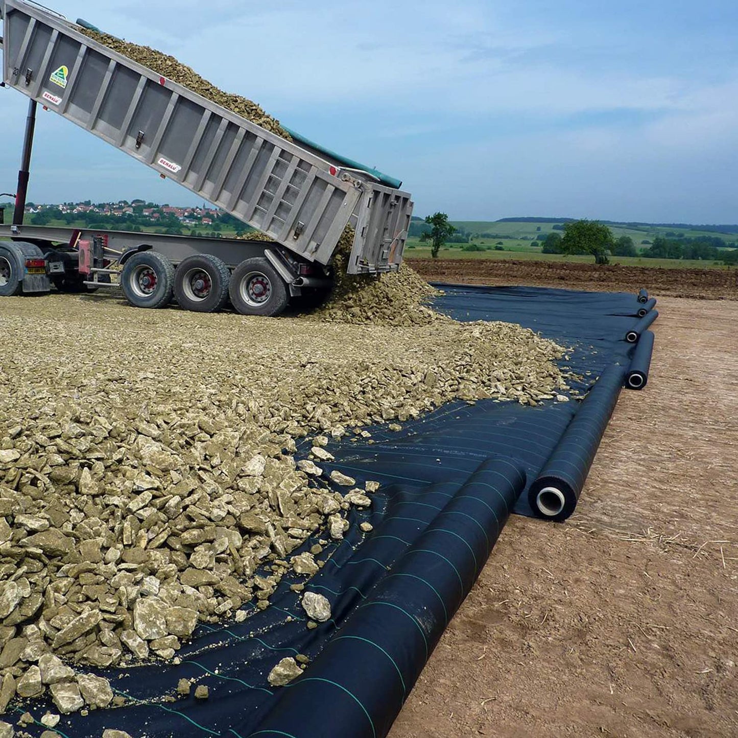 Driveway Fabric, 6x300 ft Road Fabric Commercial Fabric, Landscape Fabric Heavy Duty2.4OZ French Drain Fabric for Erosion Control,Landscape Fabric,Construction Projects