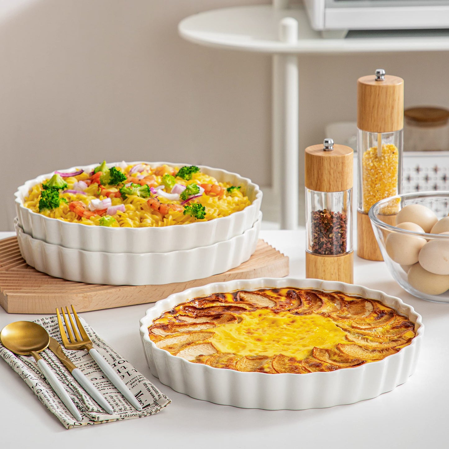 LOVECASA Porcelain Quiche Baking Dish,10 Inch Reusable Pie Pan Quiche Pan, Non-Stick Round Pie Dish, Tart Pan with Ruffled Edge,Pie Pan for Pies | Microwave,Dishwasher,and Oven Safe (White)