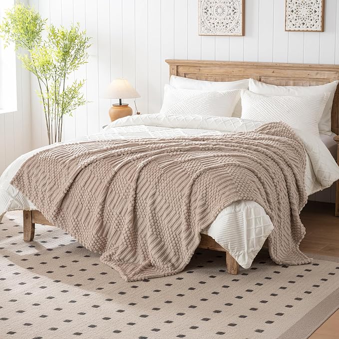90x90 Inch Brown Queen Large Blanket - Soft & Fluffy Fleece, Neutral Tan Color, Cute & Aesthetic, Perfect for Sofa, Couch, Bed, Living Room & Bedroom, All-Season Use, Plush & Cozy Decorative Blanket