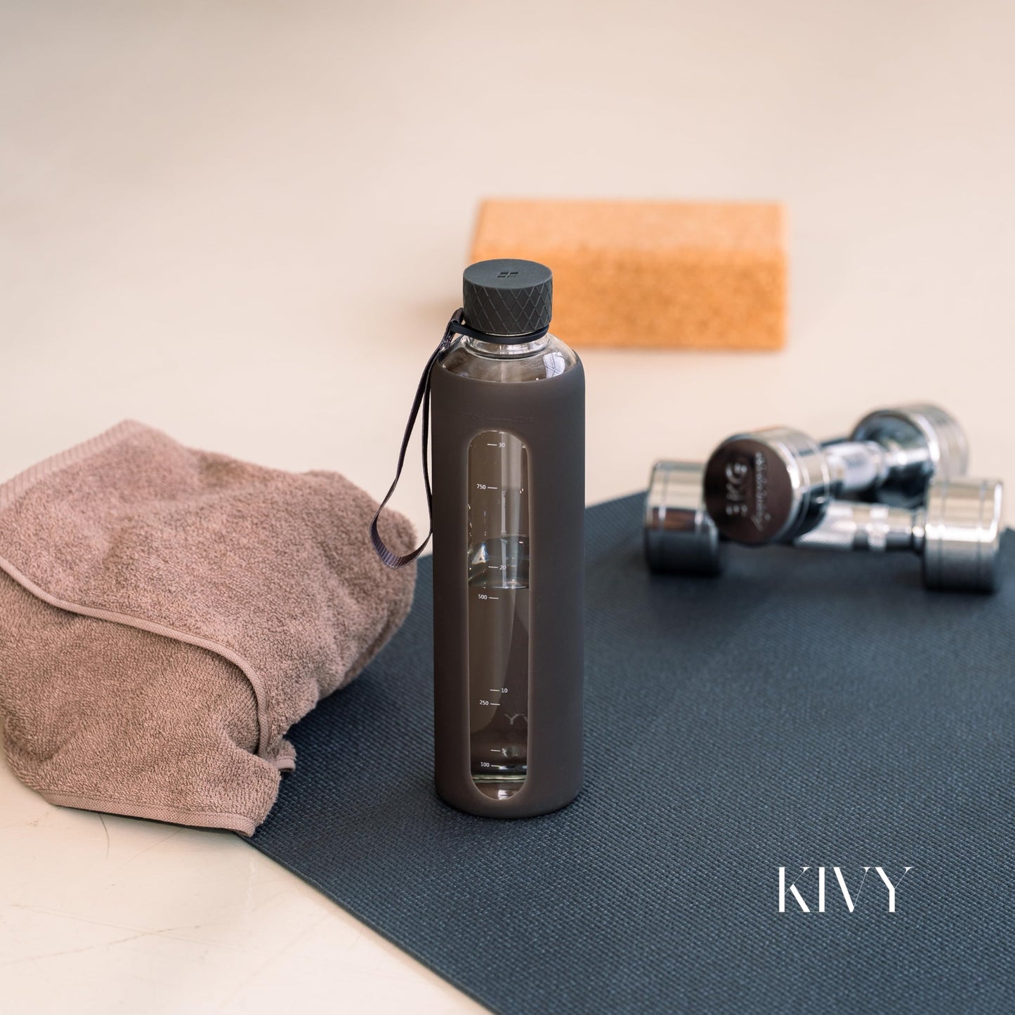 KIVY Glass Water Bottle with Silicone Sleeve 32 oz [WITH MEASUREMENT] - Borosilicate Glass Water Bottle Screw Top - Clear Bottles with Measurement Marking - Slim Waterbottle Aesthetic - Dark Green