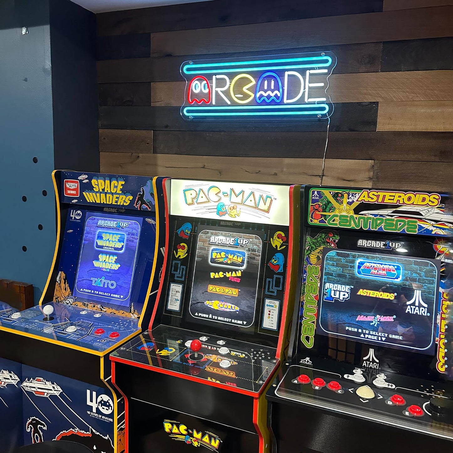 KiMineon Large Arcade Neon Sign, Ugrade Retro Game Ghost Arcade LED Neon Light Sign, Handmade Aesthetic Arcade Night Lamp for Game Room, Business Recreation Bedroom Birthday Gift Man Cave Home - 25''