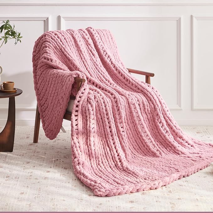 Negwoo Chunky Knit Throw Blanket, 30''*40'' Knitted Throw Chenille Yarn for Bed Couch, Handmade Light Pink Crochet Big Thick Blanket, Machine Washable Cute Comfy Blanket for Home Decor
