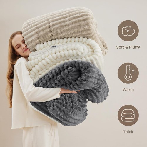 Bedsure Sherpa Throw Blanket - Super Soft Cozy Fleece for Winter | Plush Fluffy Gift, Beige 50x60 Inches
